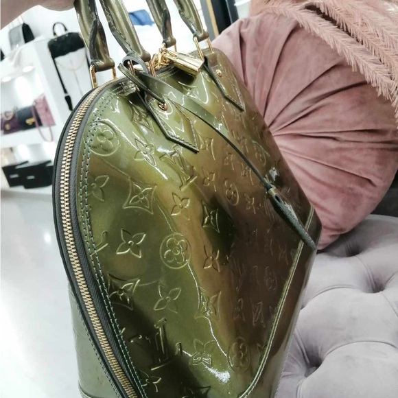 Authentic Louis Vuitton Vernis Alma Bag PM size Green - Picture 12 of 15